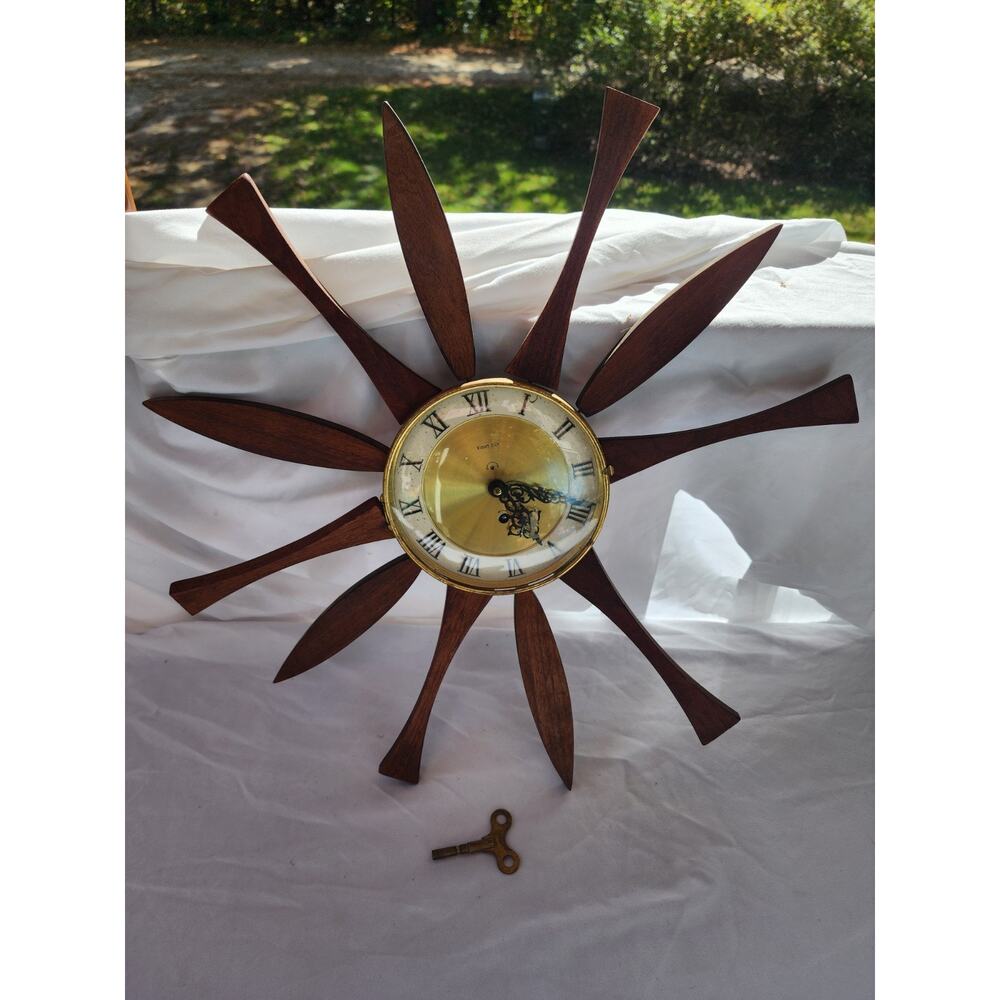 Vintage Starburst Sunburst Wall Clock w/ Wooden Spokes 1960s MCM 20" Diameter